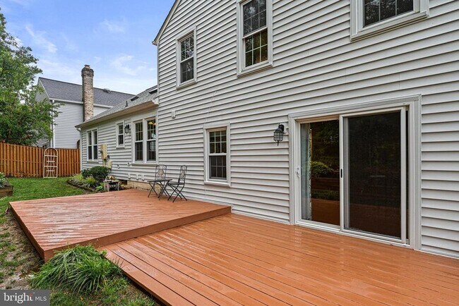 Building Photo - 9760 Hatmark Ct