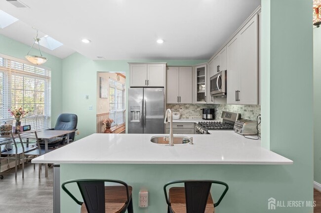 Building Photo - 54 Magellan Way