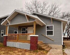 Building Photo - Charming & Remodeled Near Historic C-Street!