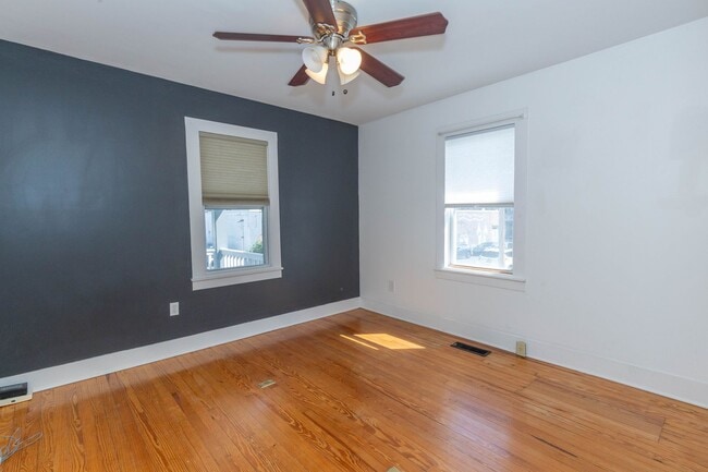 Building Photo - 2 Bed, 1 Bath Rancher in Charles Town, WV