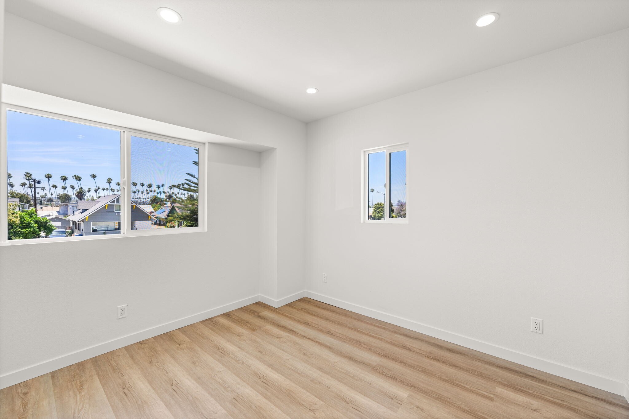 Building Photo - 4700 S Gramercy Pl