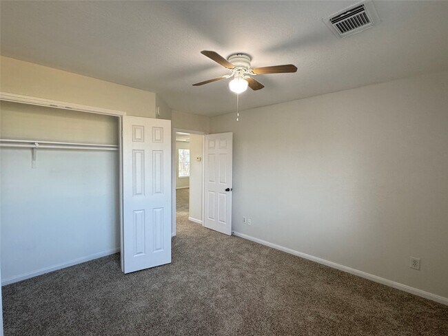 Building Photo - 11811 Madison Kendall Ln