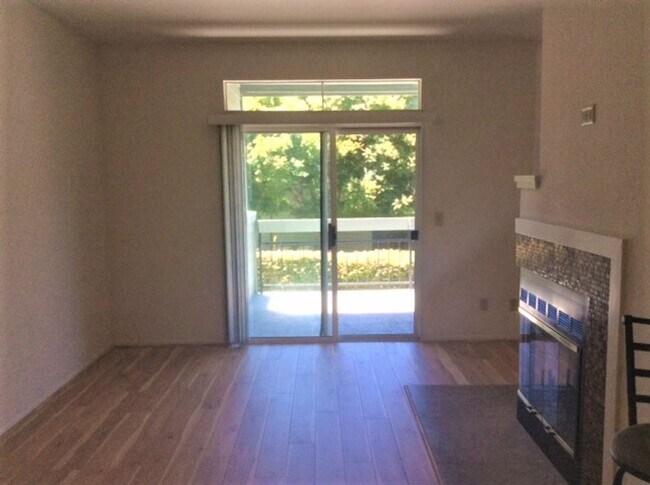 Building Photo - Single-Level 1 Bedroom Home with Garage – ...