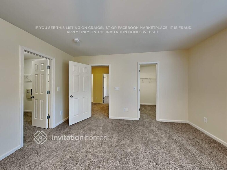 Building Photo - 4104 Hampstead Village Dr