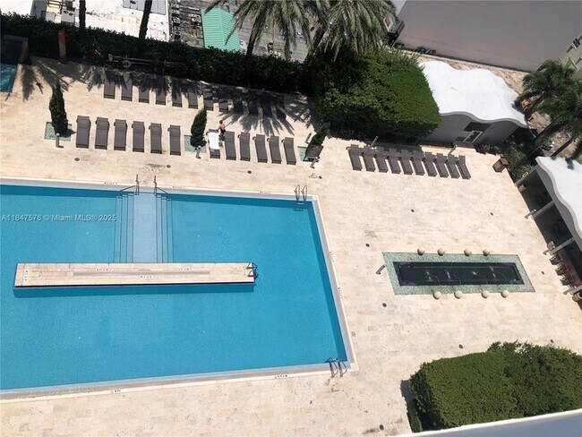 Building Photo - 50 Biscayne Blvd