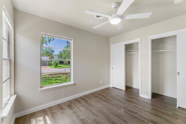 Building Photo - 5302 Robinsdale Ln