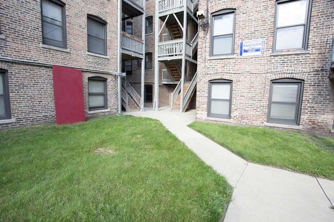 Floorplan - 5300-5308 S. Greenwood Avenue