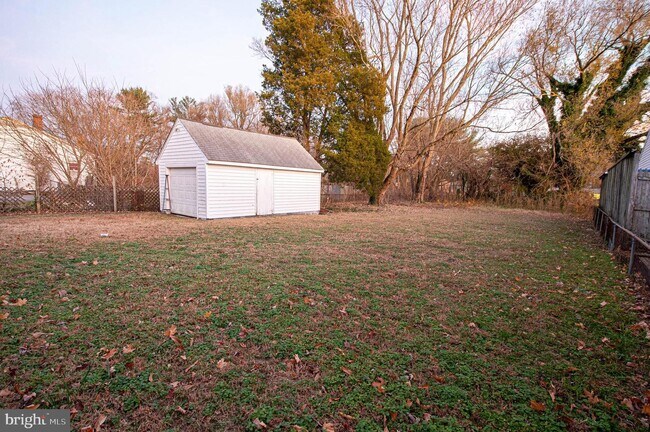 Building Photo - 1226 Pemberton Dr