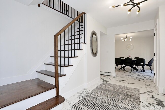 Building Photo - 10 Millbury St