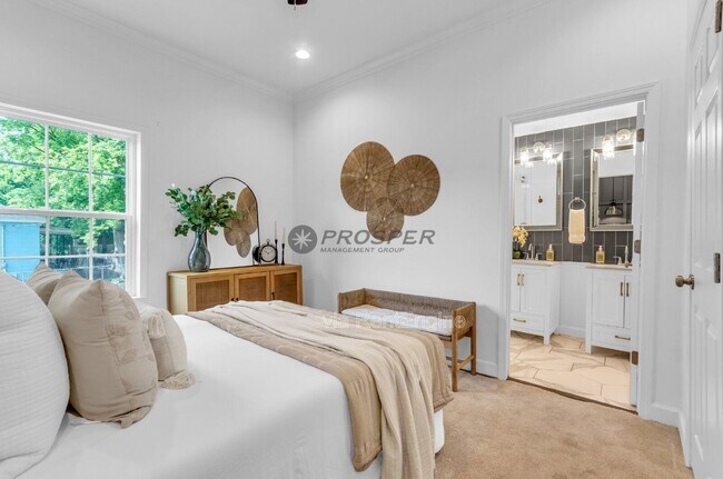 Building Photo - 44 4th Ave