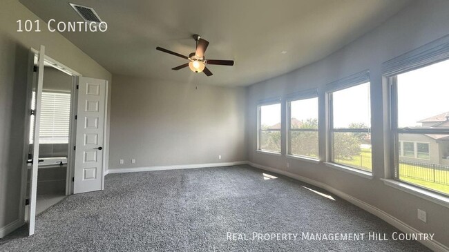 Building Photo - 101 Contigo-