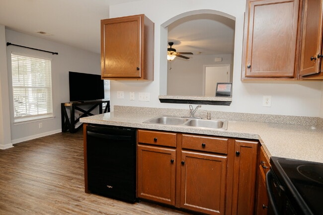 Building Photo - Charming 3-Bedroom Goose Creek Home with Attached Garage