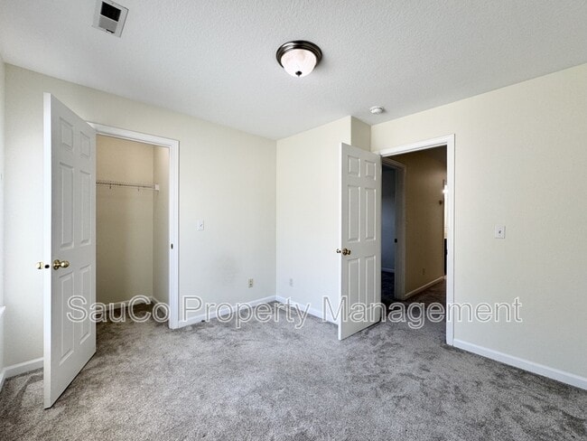 Building Photo - 7839 NE Kian Ln
