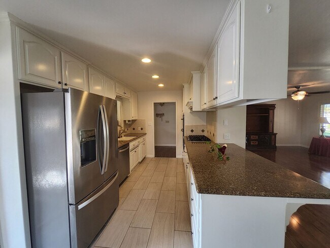 Building Photo - 3416 Waldport Ln