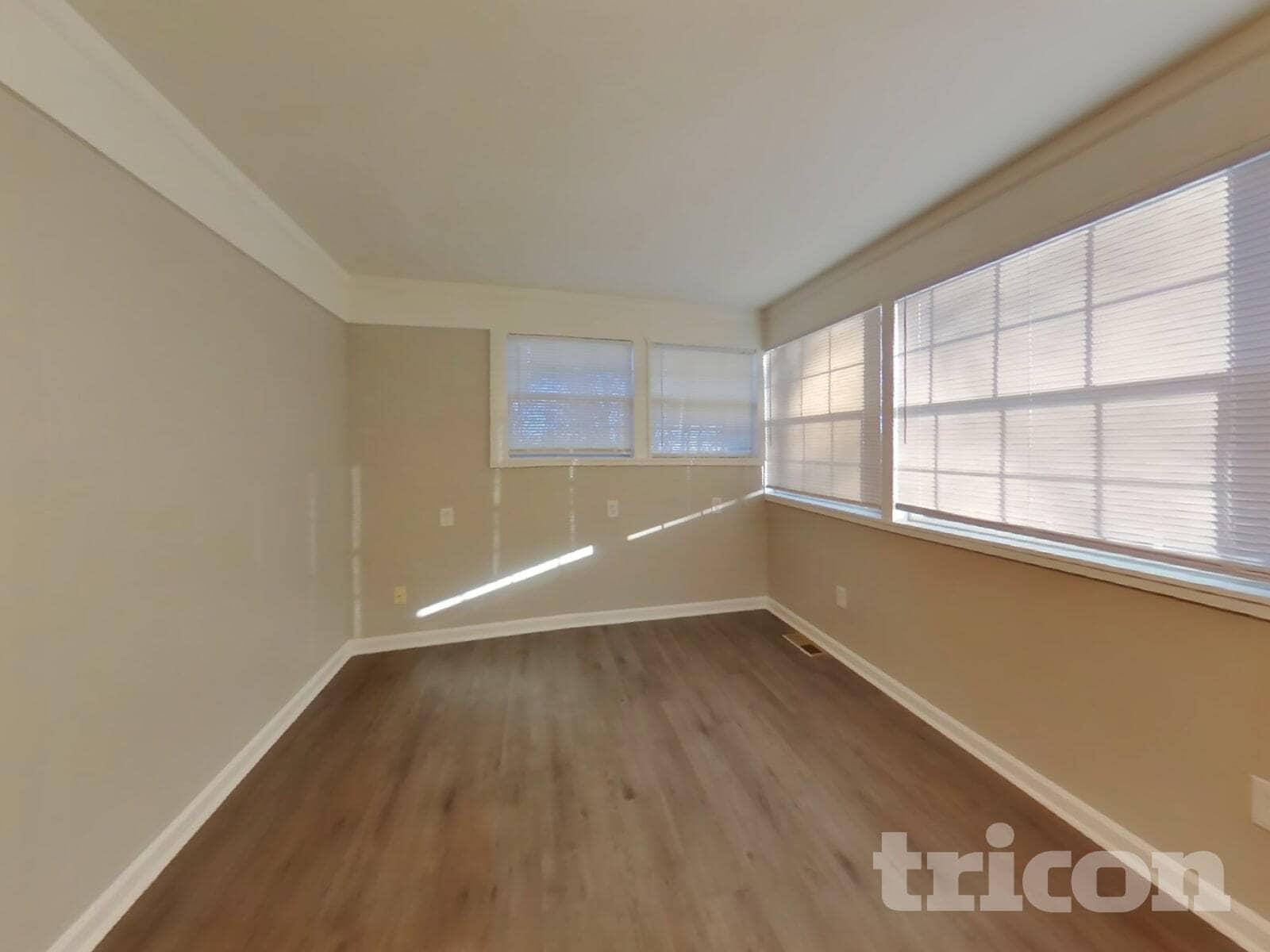 Building Photo - 3510 Cove Terrace