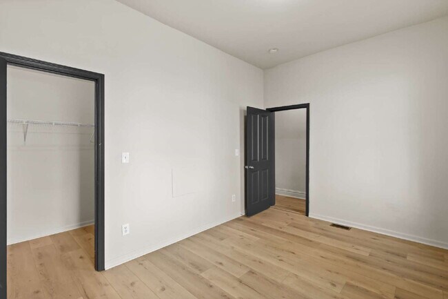 Building Photo - Live in Style – 1BR Townhouse in McKinley ...