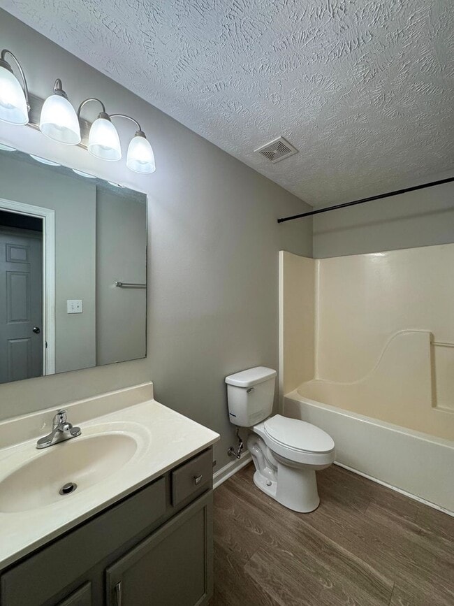 Building Photo - Charming 3 Bed 2 Bath Home in Jack Britt