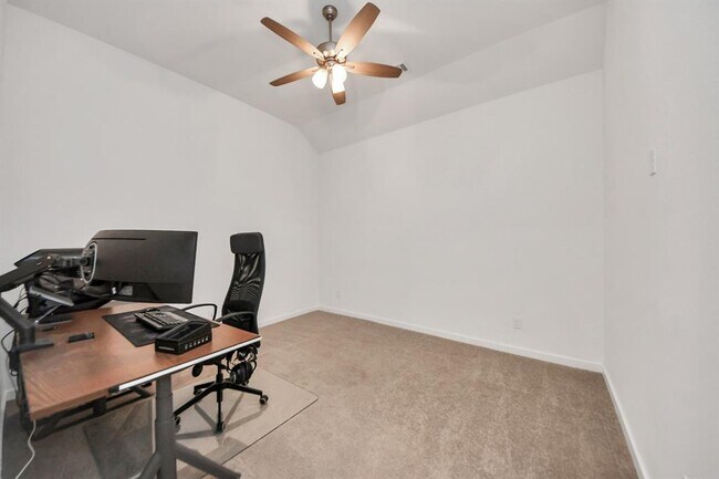 Building Photo - 3927 Shackleton Ct