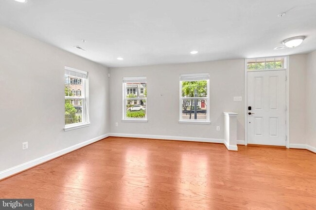 Building Photo - 617 S Cherry Grove Ave