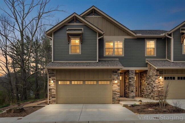 Building Photo - Stunning 3-Bedroom Townhome in Black Mountain's Sweet Birch Commons