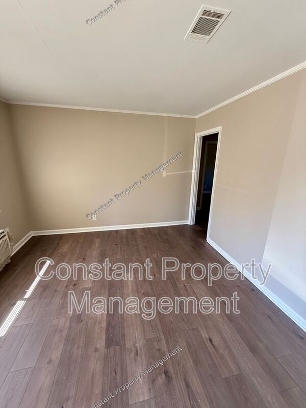 Building Photo - 4301 Ayers Rd