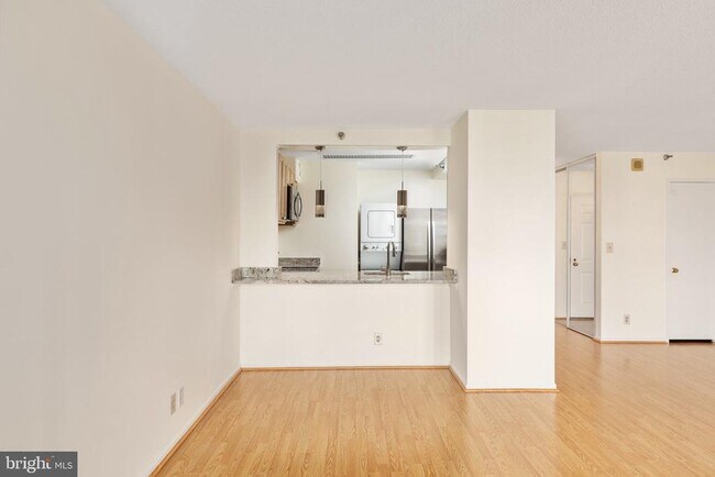 Building Photo - 900 N Stafford St