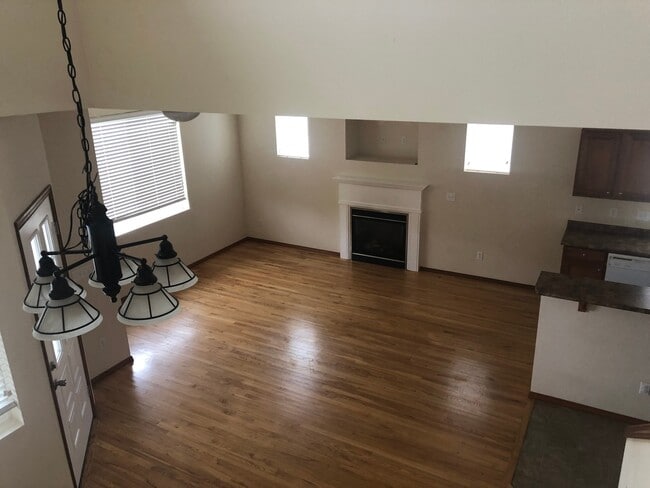 Building Photo - Huntington Duplex