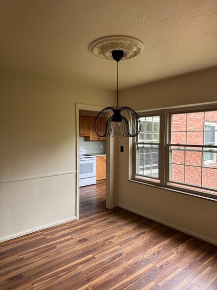 Building Photo - 15925 Van Aken Blvd