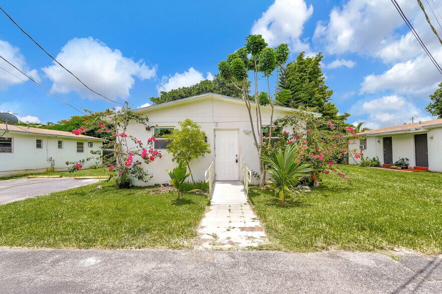 Building Photo - 558 NW 90th St