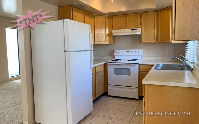 Building Photo - Villas at the Ridge Condo