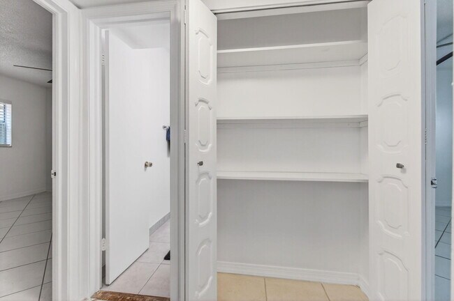 Building Photo - 500 SW 2nd Ave