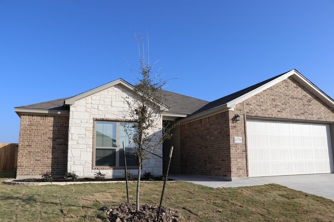 Building Photo - 1059 Aurora Grove Bend