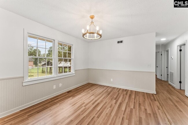 Building Photo - 7416 Parkview Dr