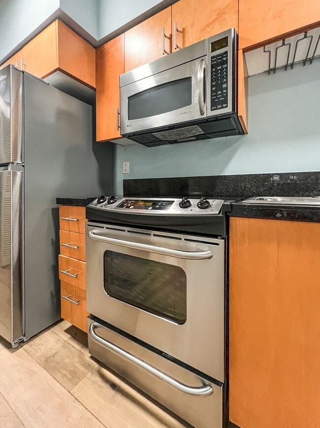 Building Photo - 1bd/1ba Seattle Condo