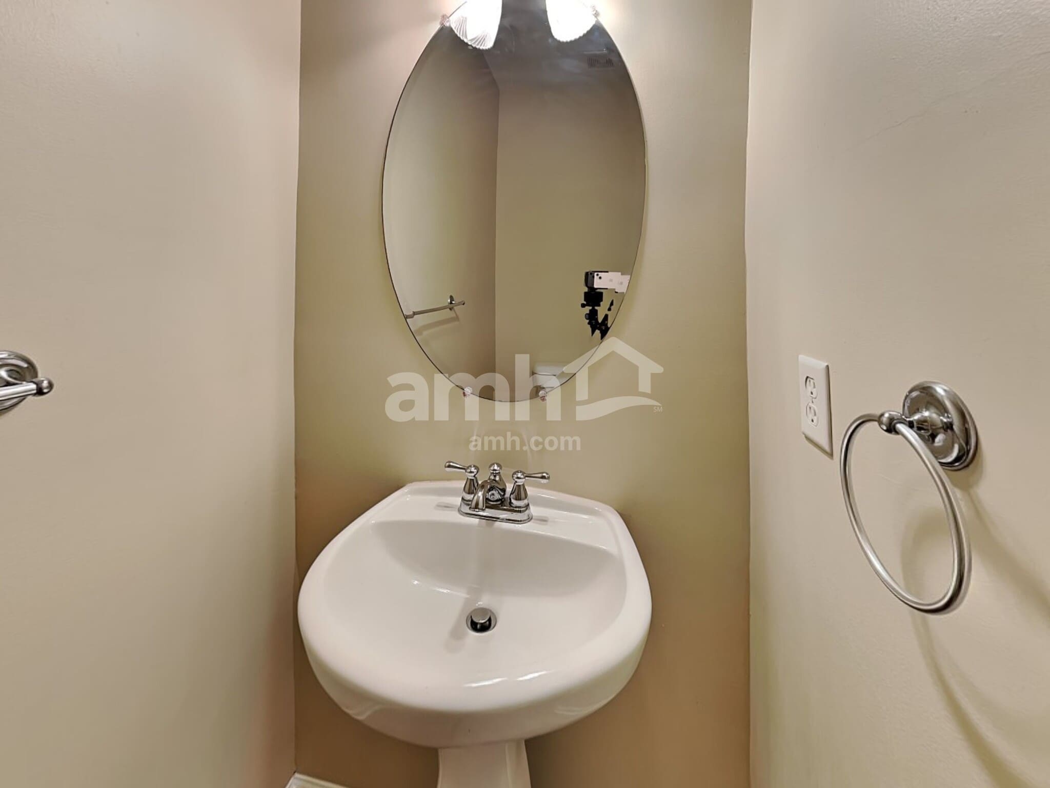 Building Photo - 1205 Ethans Way