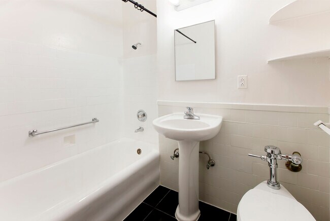 Interior Photo - 845 California