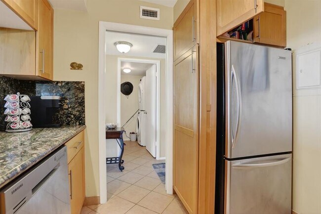 Building Photo - 111 N Pompano Beach Blvd
