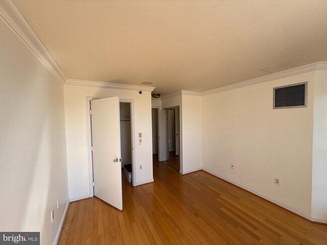 Building Photo - 1230 23rd St NW