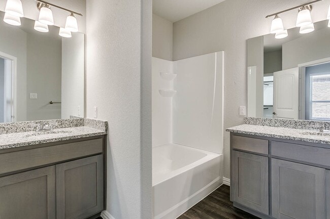 Building Photo - 3 bedroom 2 Bath home located in McPherson Village