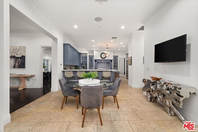 Building Photo - 4923 Amigo Ave