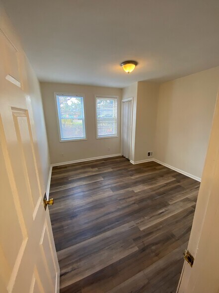 Building Photo - 5104 Brookwood Rd