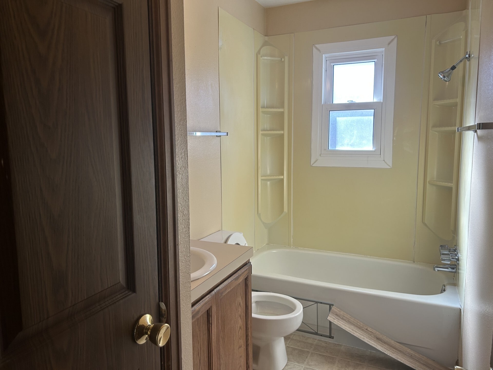 Main Bath - 1704 Copperville Rd