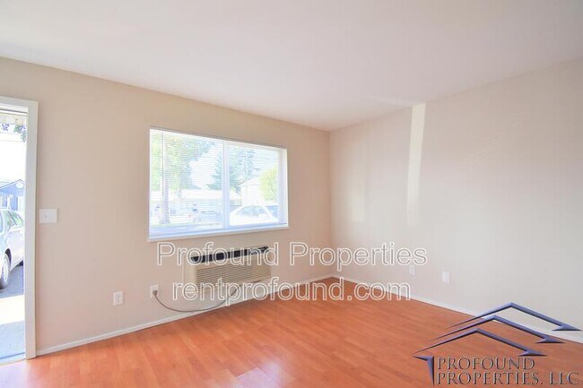 Building Photo - 736 NE 94th Ave