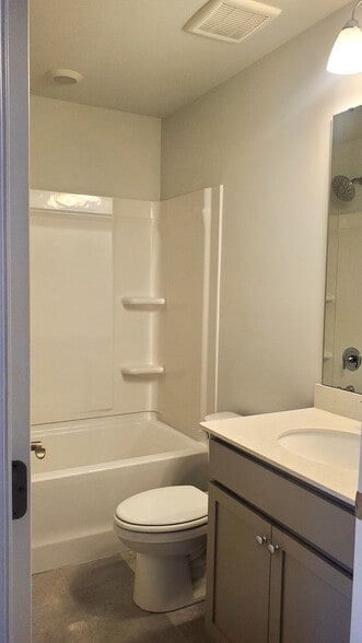 Building Photo - 906 Plum Creek Pl