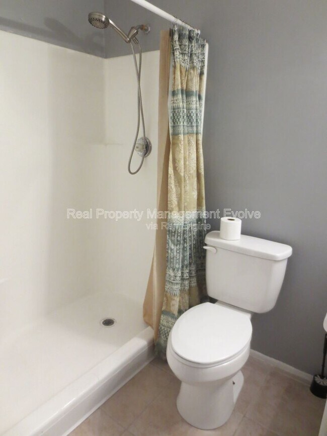 Building Photo - 4808 S Juniper St