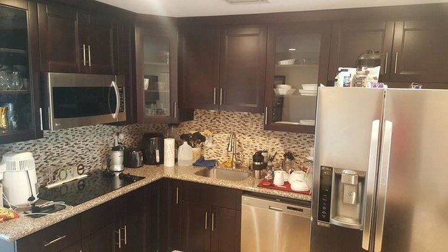 Building Photo - 2721 Sherman St