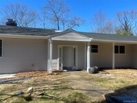 Building Photo - 90 Quaker Path