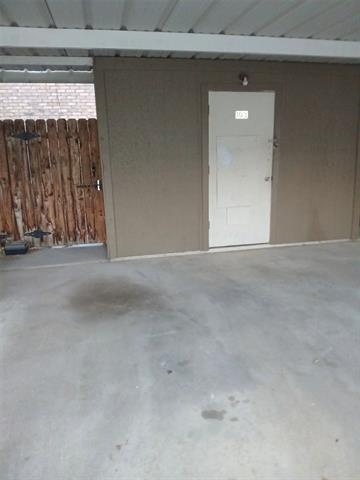 Building Photo - 103 S Las Vegas Trail