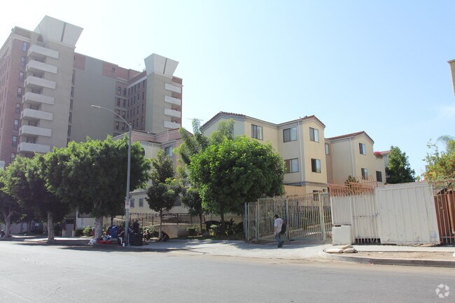 Primary Photo - Cresent Village