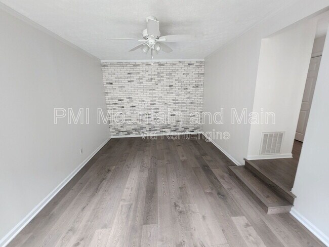 Building Photo - 53 Jump Cove Rd